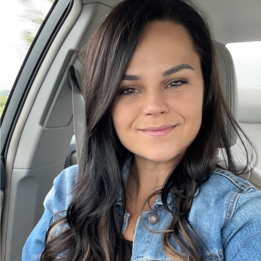 Meet your Posher, Danielle